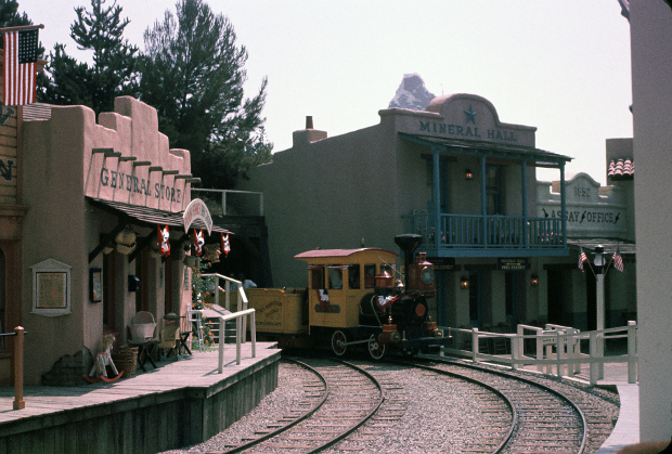 Rainbow Caverns Mine Train (with Mineral Hall)